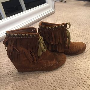 Moccasin Wedges
